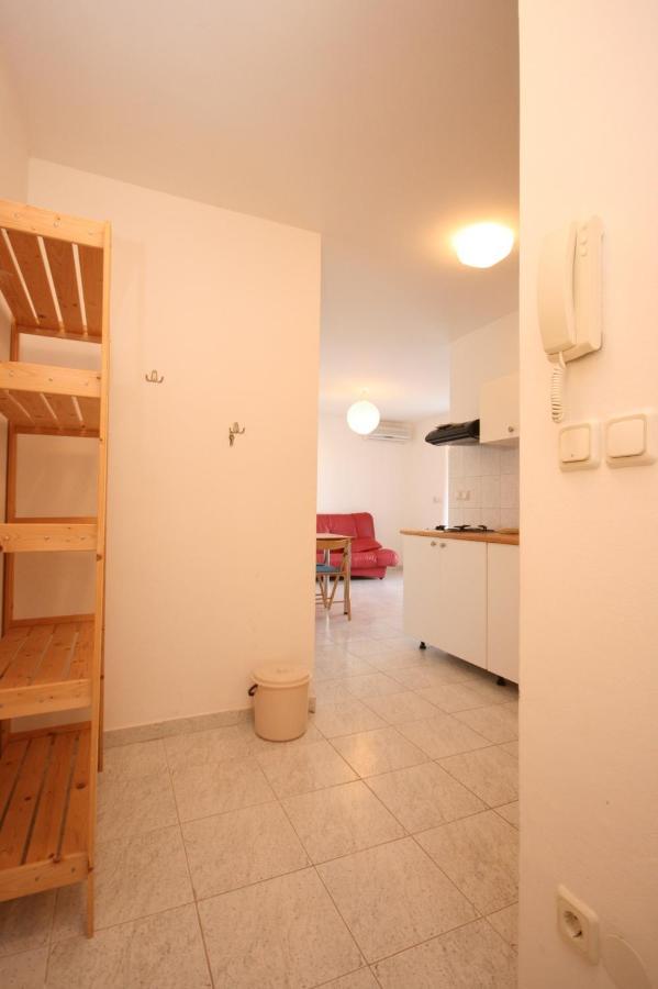 קולאן Apartments With A Parking Space Mandre, Pag - 6405 מראה חיצוני תמונה